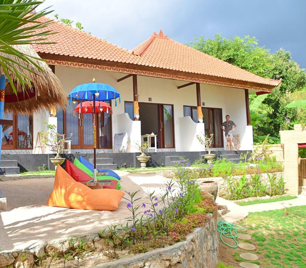 W Guest House Нуса-Лембонган Экстерьер фото